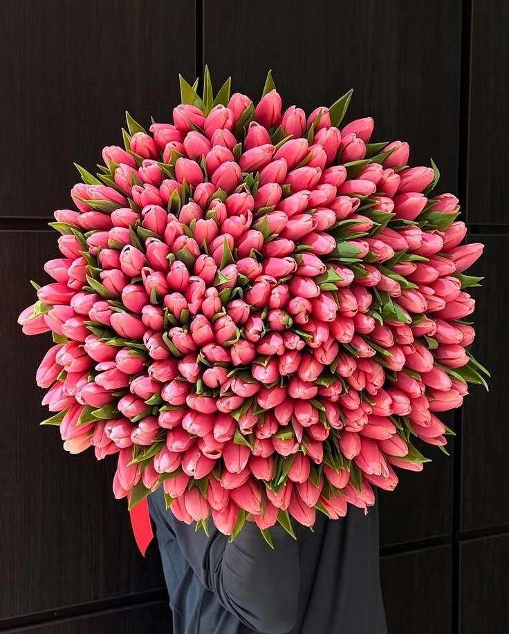 Grand Luxe Tulip Bouquet