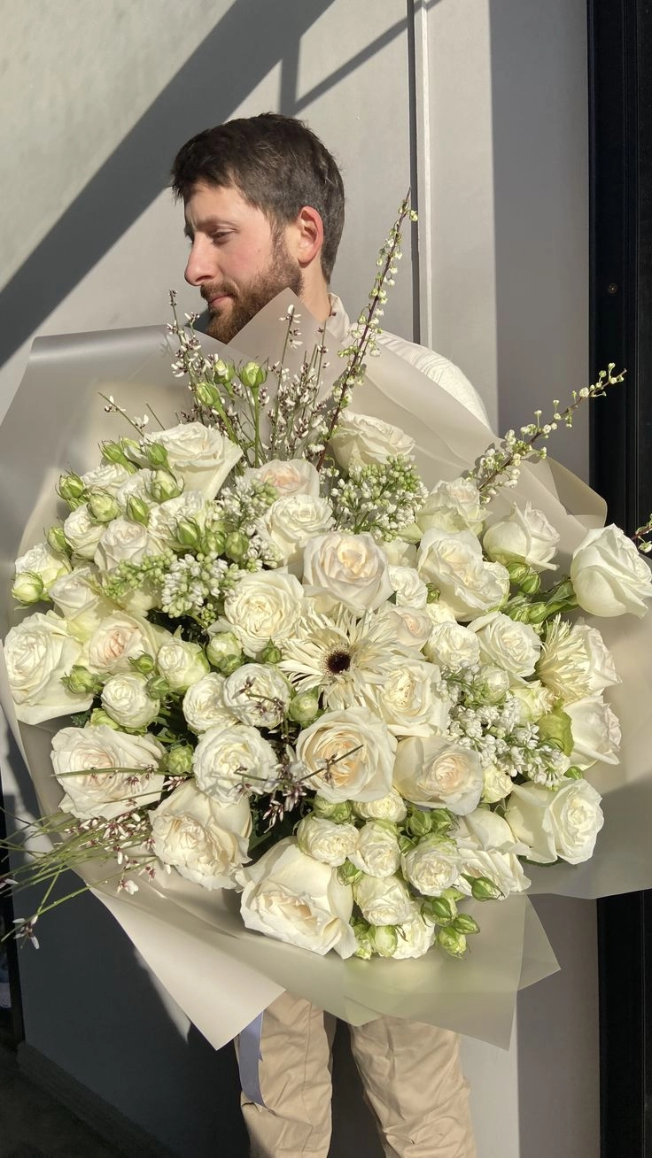 Grandeur White Rose Bouquet