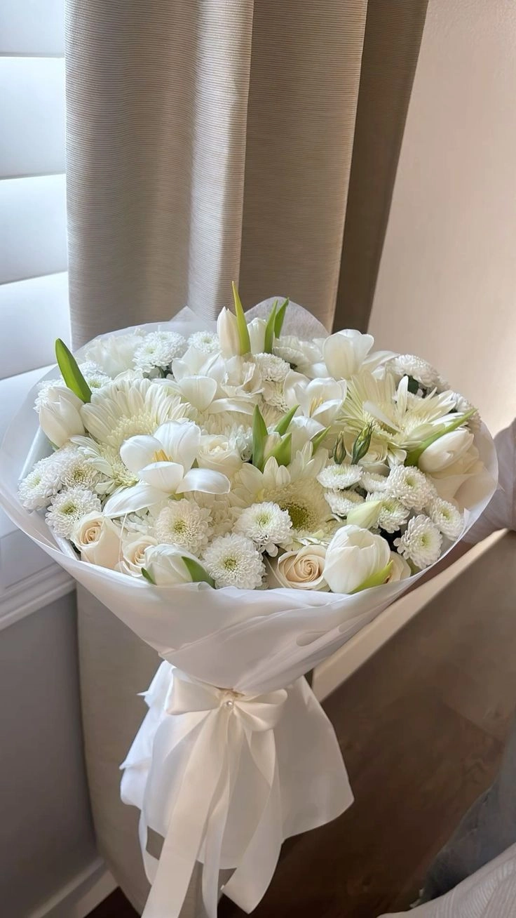 Ivory Bliss Luxury Bouquet