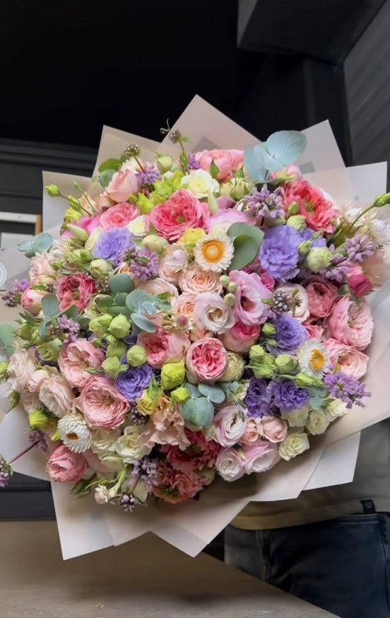 Grand Seasonal Colorburst Bouquet