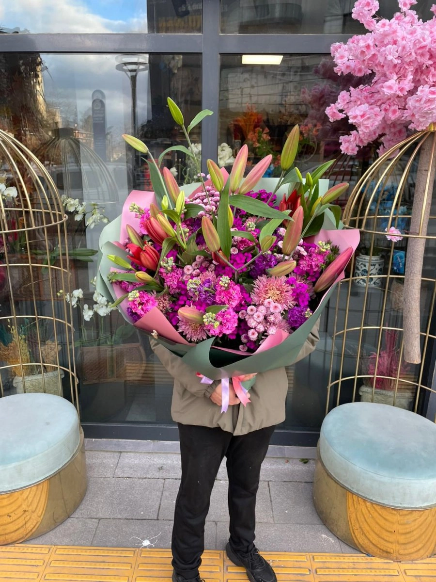 Vibrant Grande Premium Bouquet