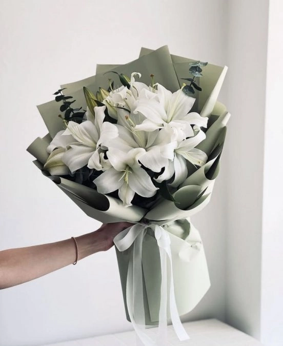 Lumière Soft Lily Bouquet