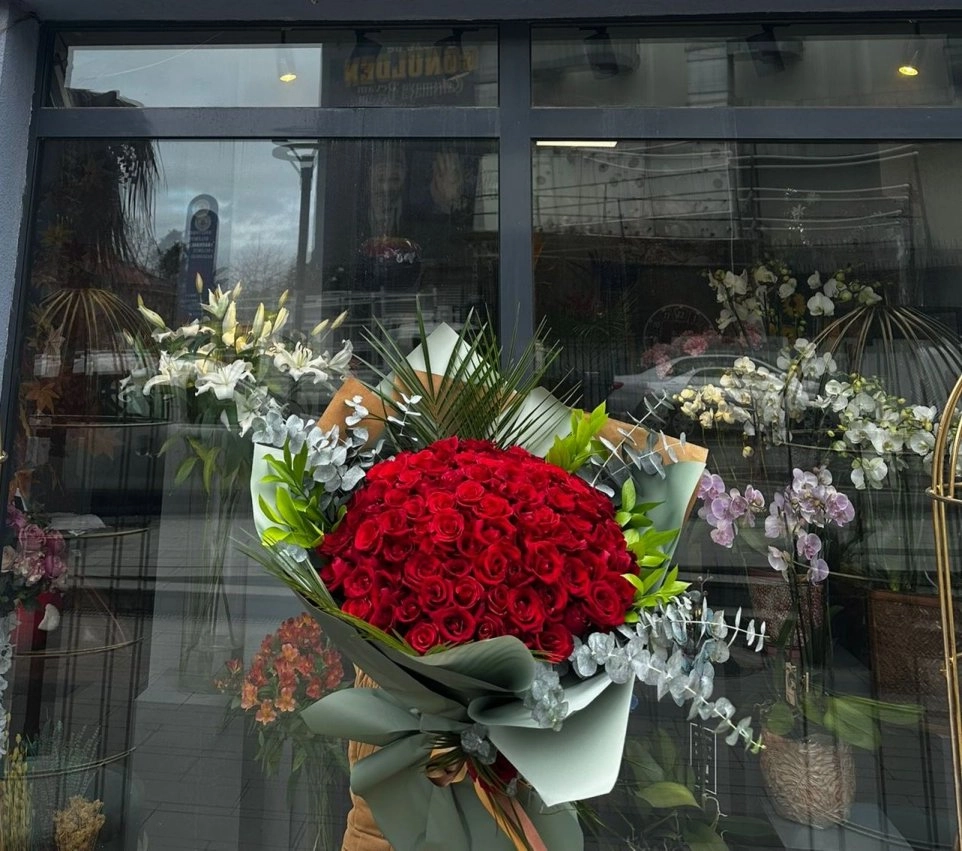 Supreme Red Rose Luxe Bouquet